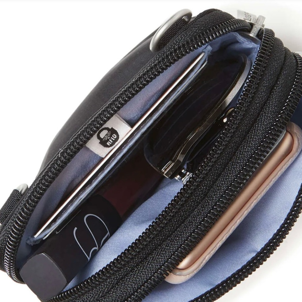 Baggallini Take Two Bryant Mini Crossbody - MISSING WRISTLETexcellent condition - Picture 11 of 11